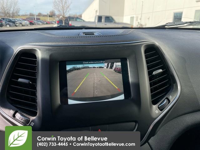 Used 2019 Jeep Cherokee Latitude w/ Popular Appearance Group image 18