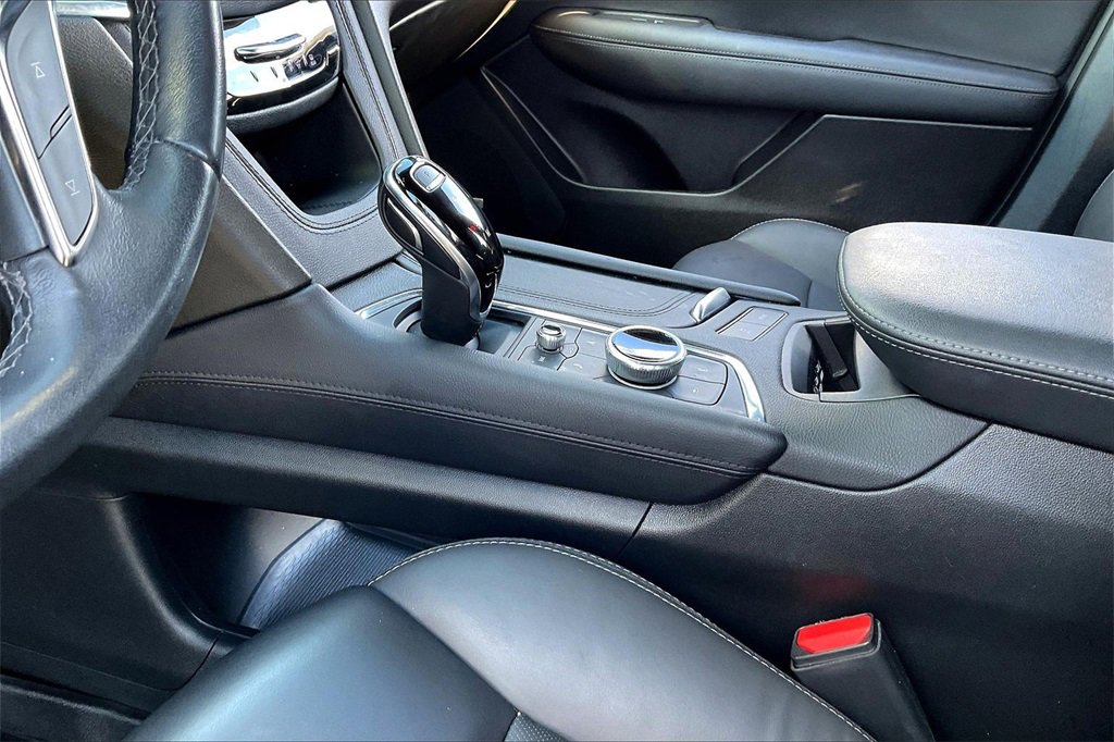 Used 2022 Cadillac XT5 Premium Luxury w/ LPO, Floor Liner Package image 19