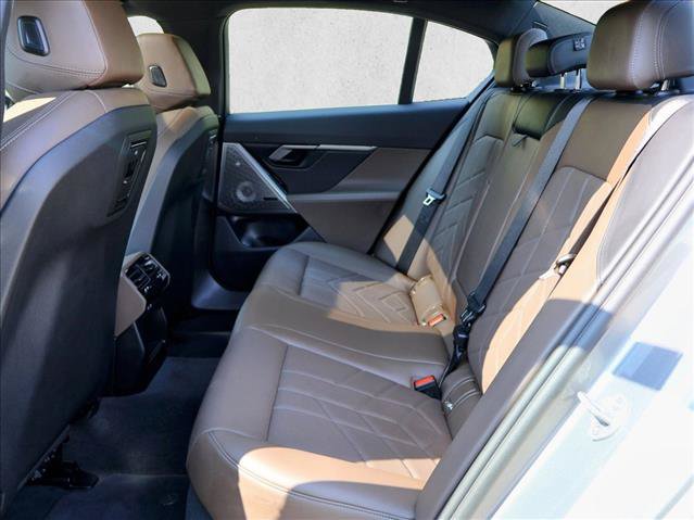 Used 2026 BMW i5 eDrive40 AWD/4WD image 23