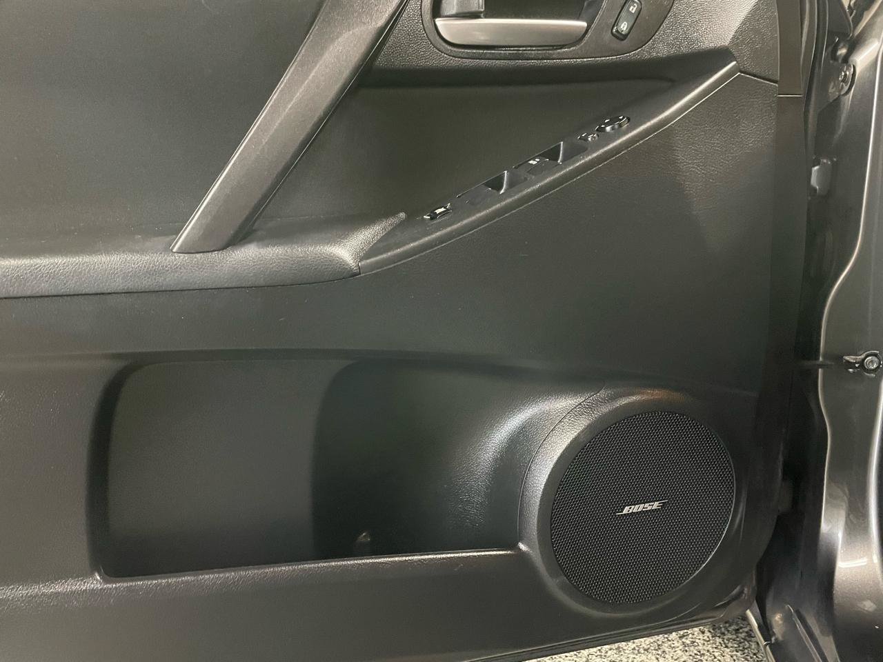 Used 2011 MAZDA MAZDA3 i Touring FWD image 16