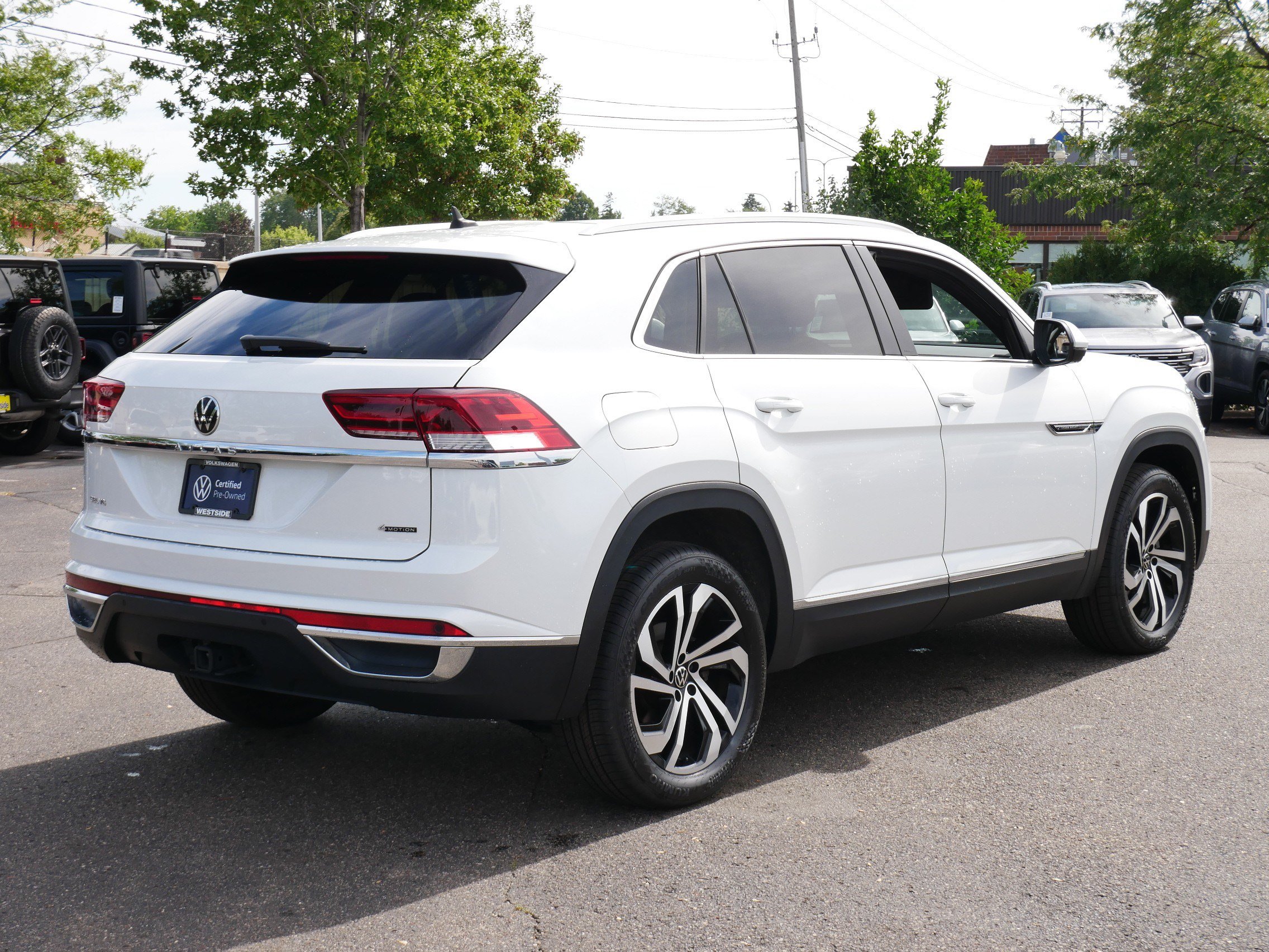 Used 2023 Volkswagen Atlas Cross Sport SEL AWD/4WD image 7