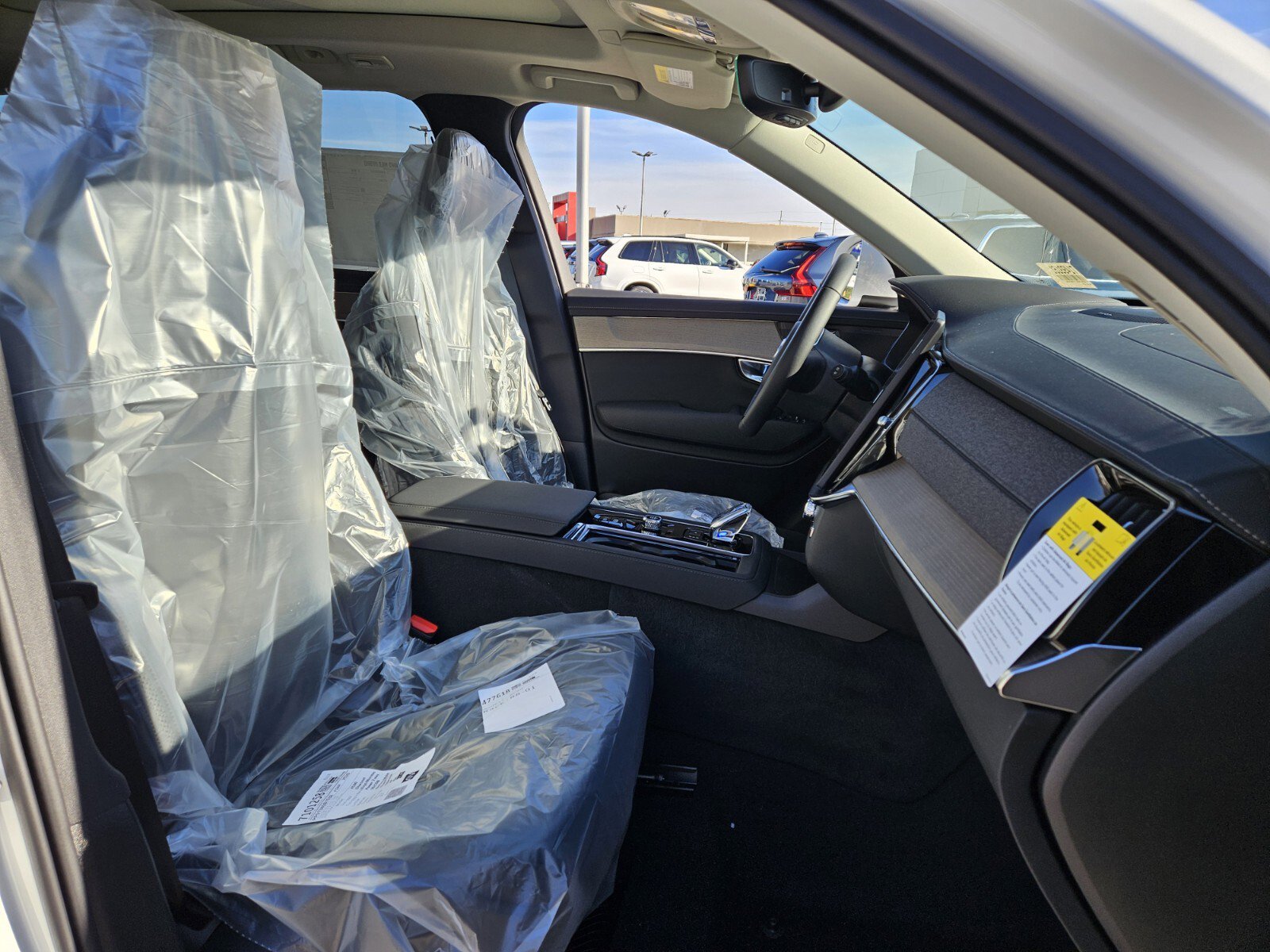 New 2026 Volvo XC90 B6 Plus w/ Protection Package Premier AWD/4WD image 12