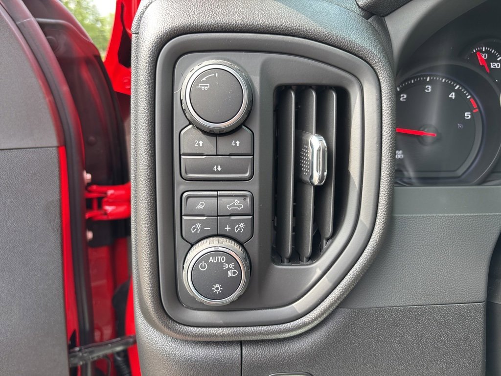 New 2025 Chevrolet Silverado 2500 Custom w/ Custom Value Package image 13