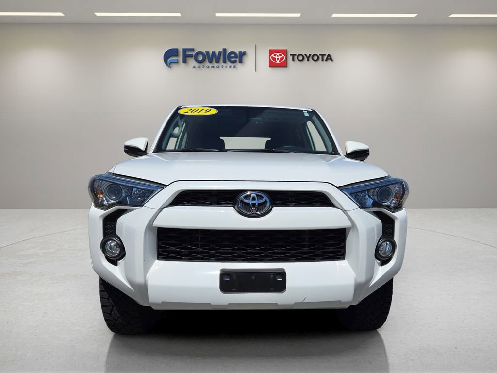 Used 2019 Toyota 4Runner SR5 Premium AWD/4WD image 2