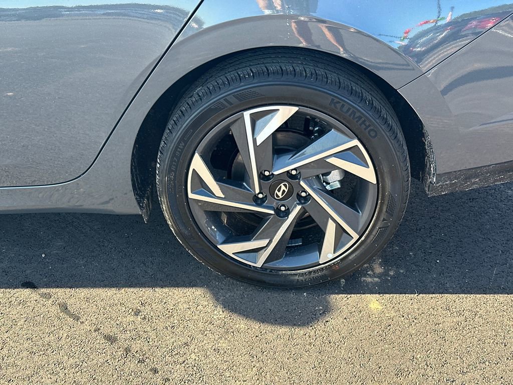 New 2025 Hyundai Elantra Sport image 19