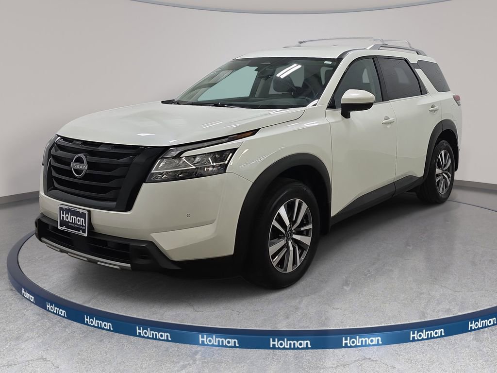 Used 2023 Nissan Pathfinder SL w/ Black Appearance Package AWD/4WD video 1
