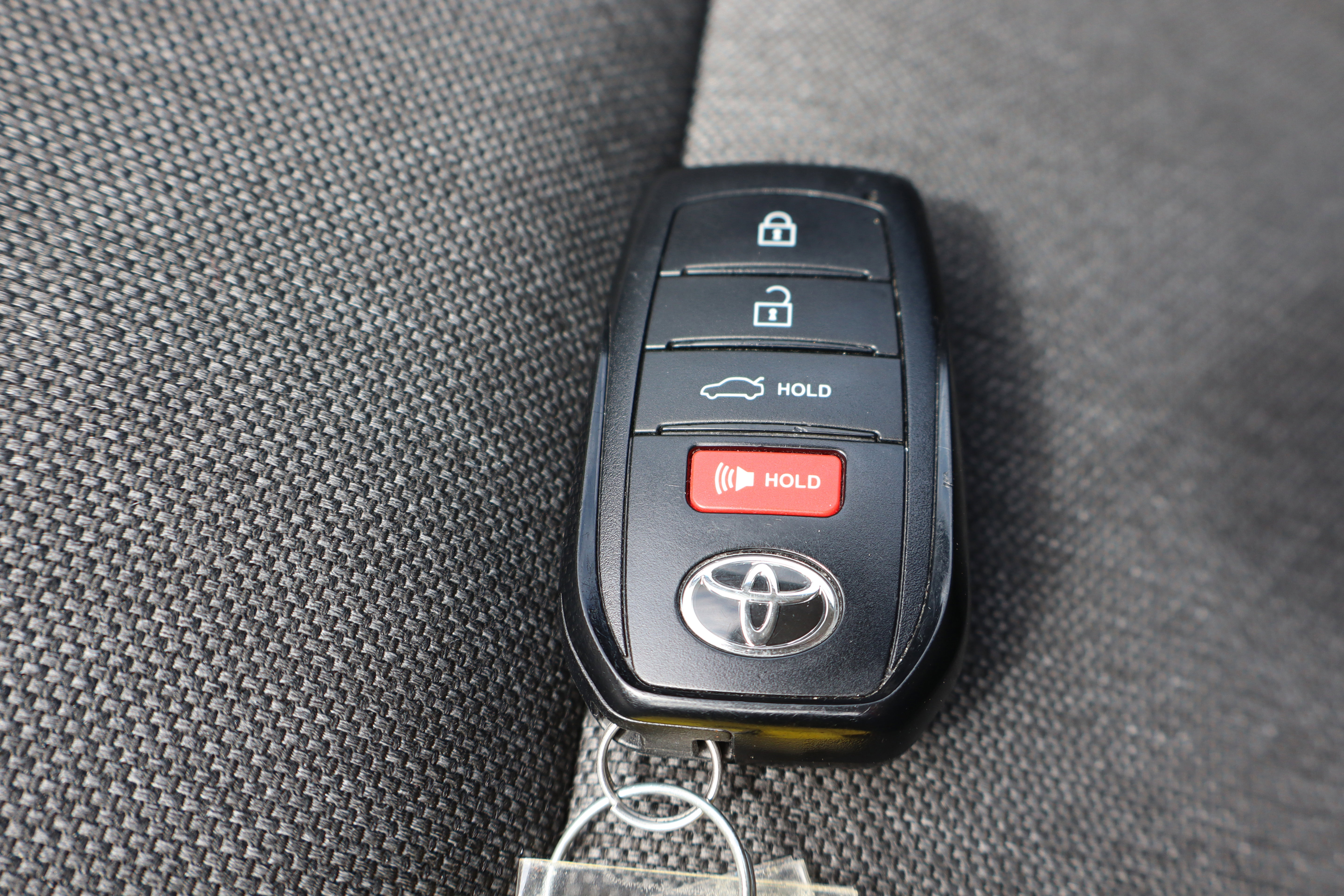 Used 2025 Toyota Camry LE image 27