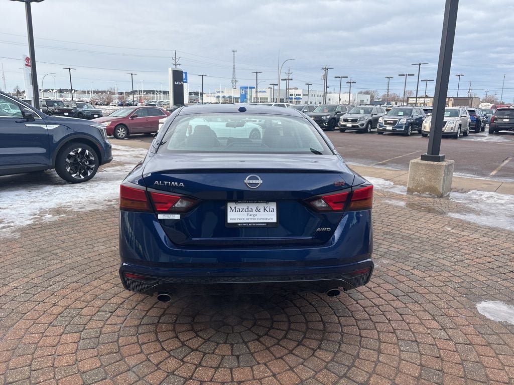 Used 2024 Nissan Altima 2.5 SR AWD/4WD image 6