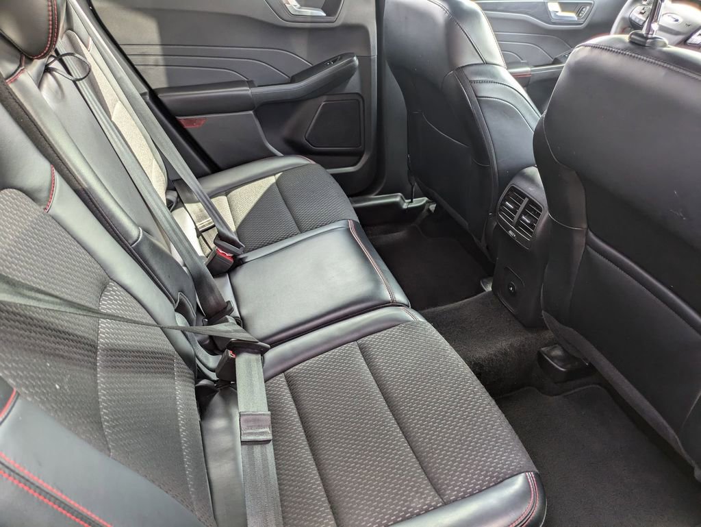 Used 2025 Ford Escape ST-Line image 29