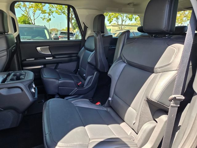 Certified 2025 Ford Expedition Platinum AWD/4WD image 14