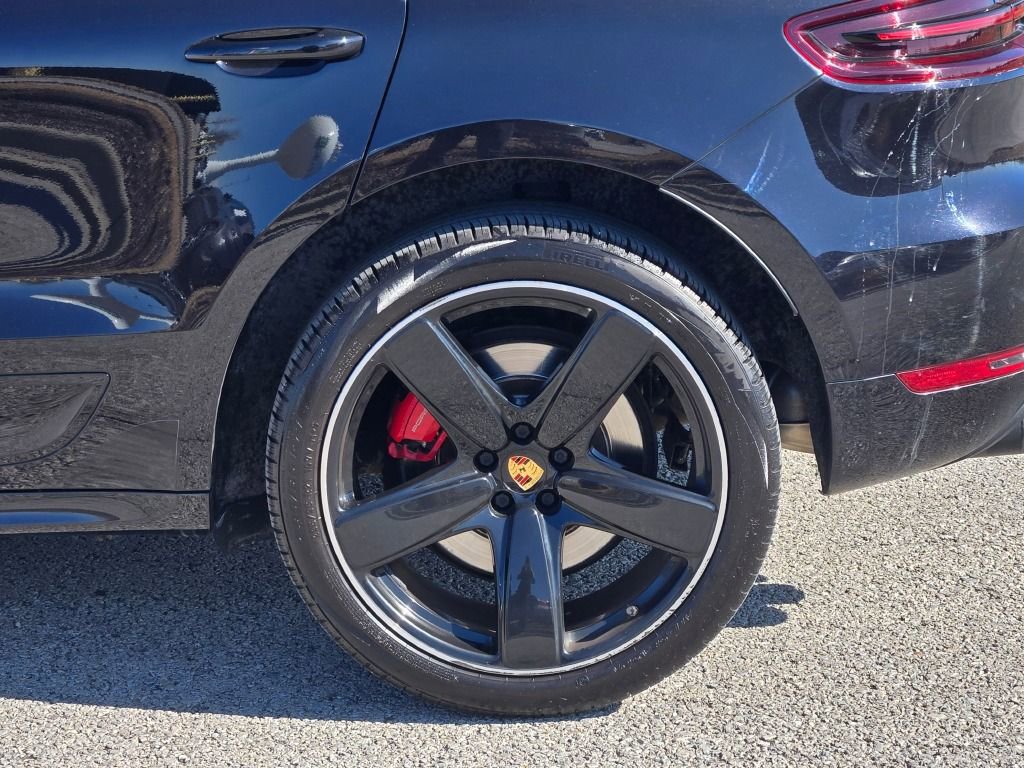 Used 2017 Porsche Macan Turbo image 13