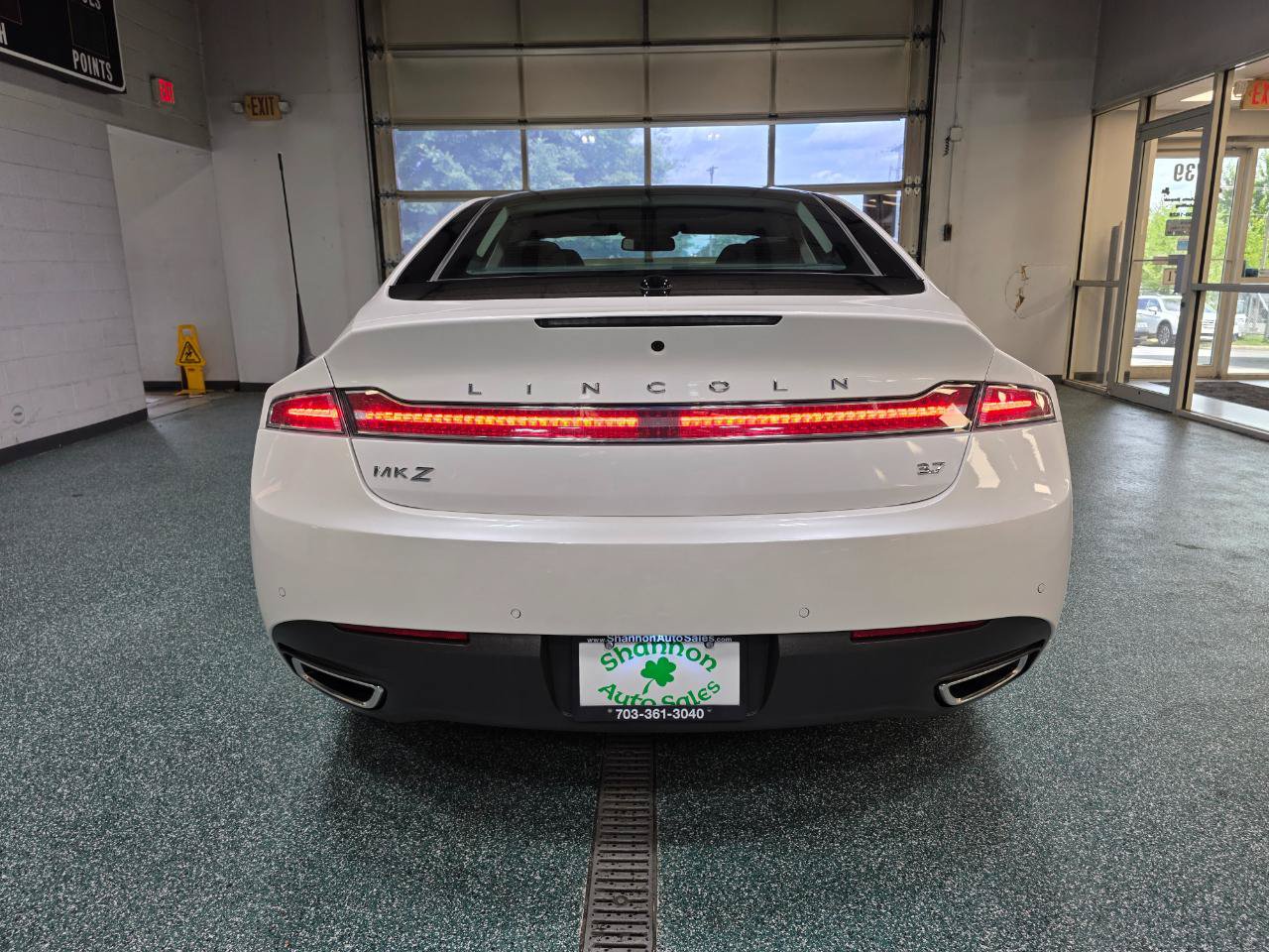 Used 2013 Lincoln MKZ FWD image 8