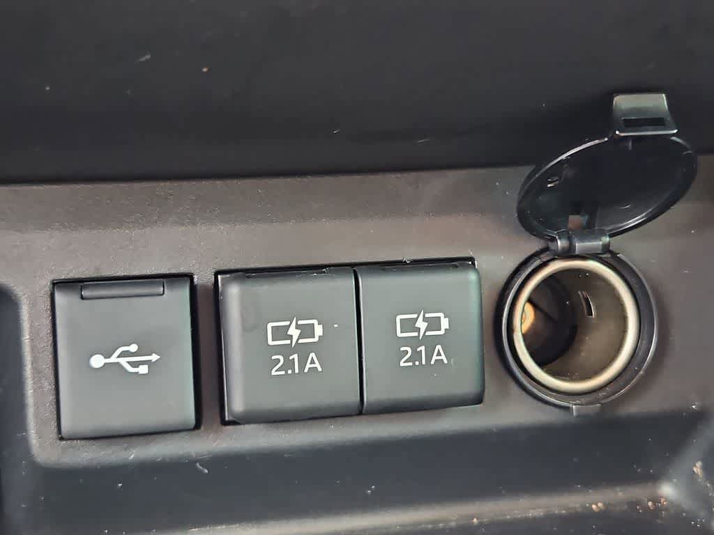 Used 2021 Toyota Highlander XSE image 32