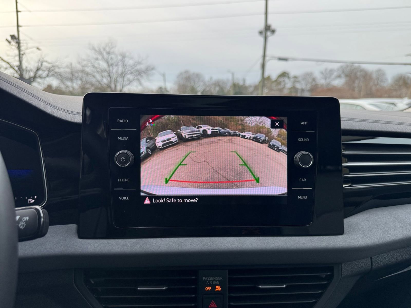 Used 2025 Volkswagen Jetta SE image 21