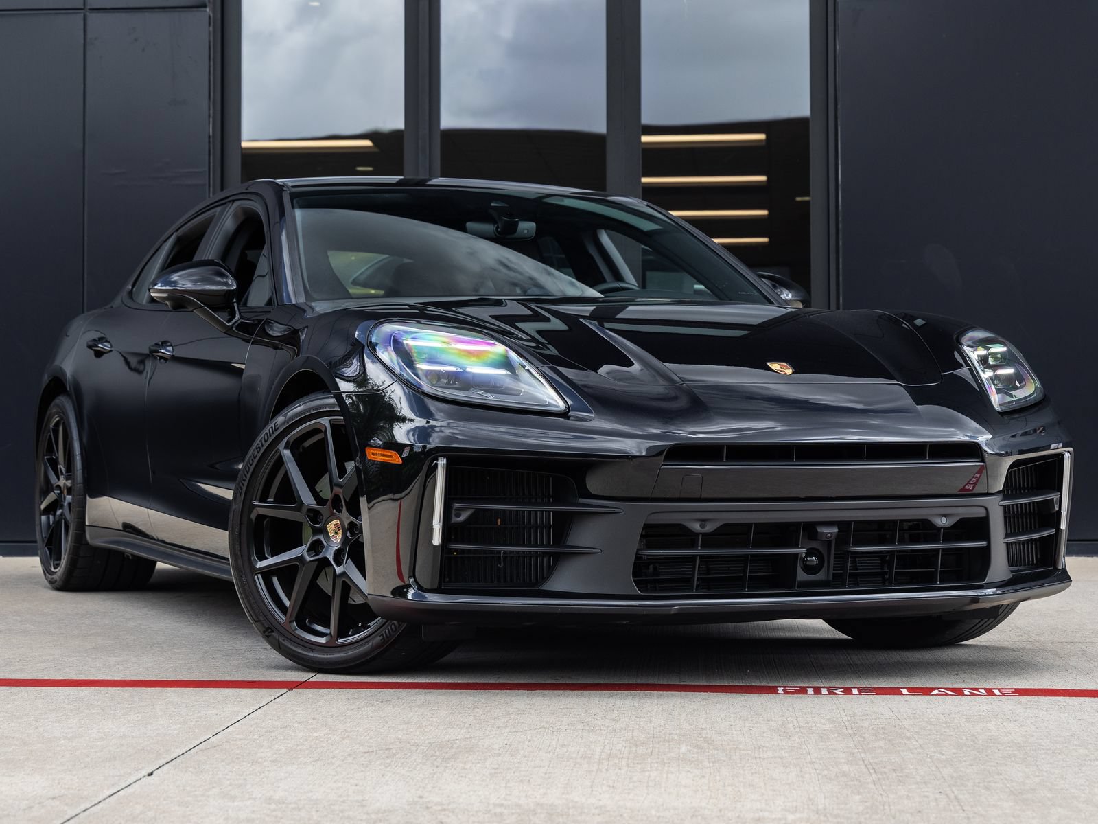 Certified 2025 Porsche Panamera image 6