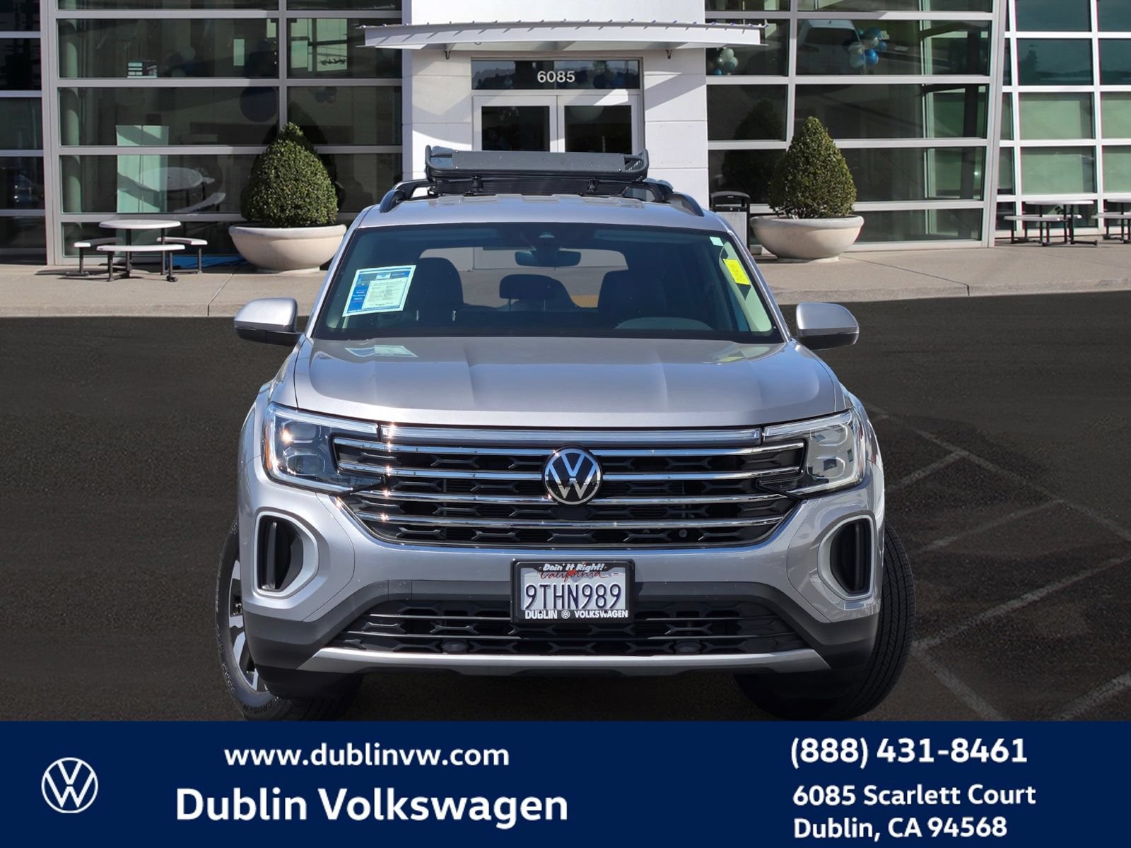 Used 2024 Volkswagen Atlas SE FWD image 2