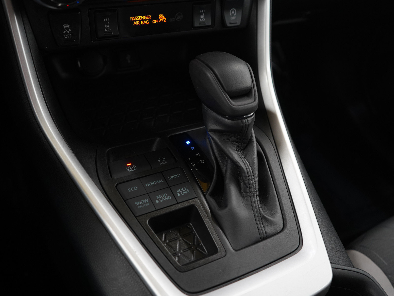 Used 2022 Toyota RAV4 XLE image 24