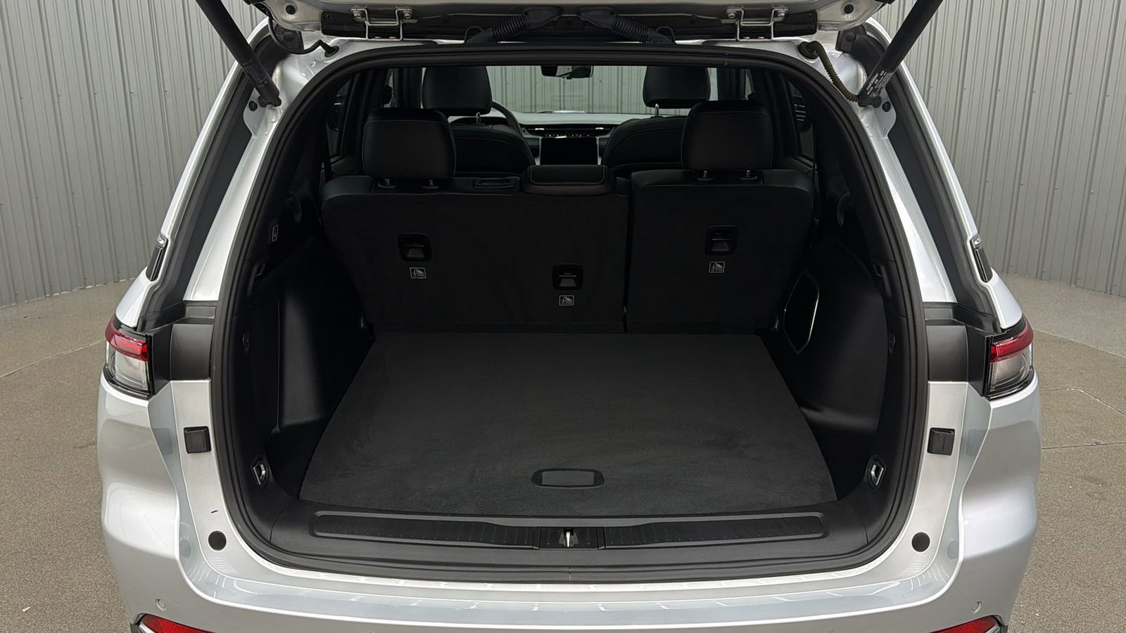 Used 2024 Jeep Grand Cherokee Limited 4xe w/ Luxury Tech Group II AWD/4WD image 13