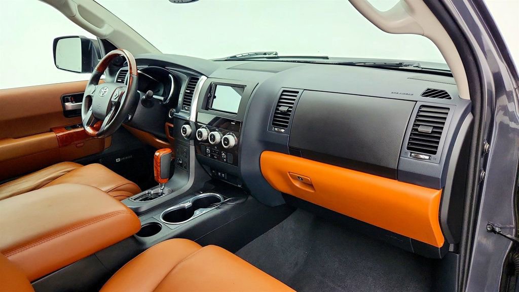 Used 2020 Toyota Sequoia Platinum RWD image 27