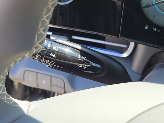 Certified 2025 Hyundai Elantra SEL image 21