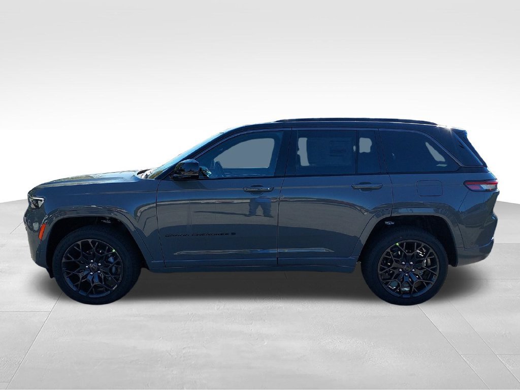 New 2027 Jeep Grand Cherokee Summit AWD/4WD image 2