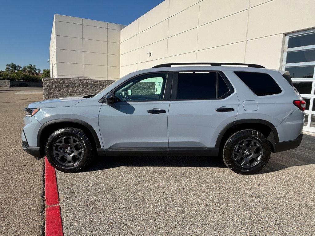 Used 2023 Honda Pilot TrailSport image 8