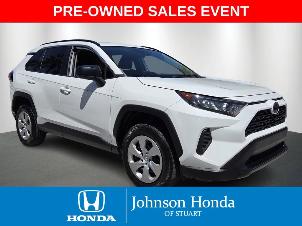 Used 2019 Toyota RAV4 LE FWD image 1