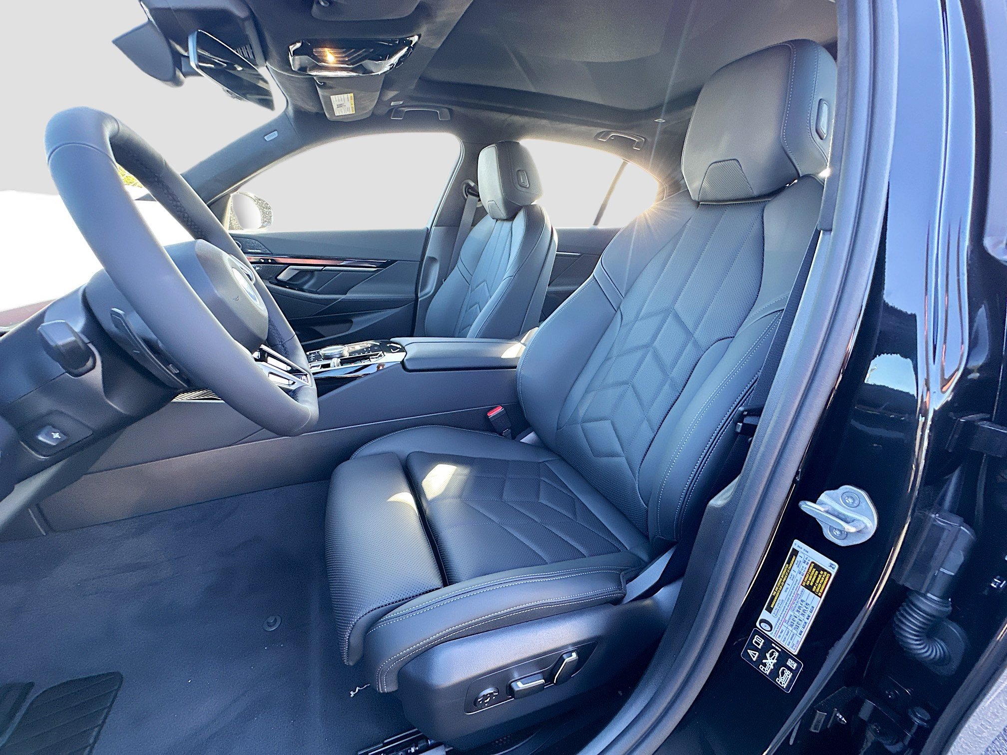 New 2026 BMW 540i xDrive w/ M Sport Package image 15