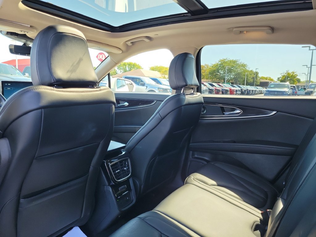 Certified 2023 Lincoln Nautilus Reserve w/ Luxury Package AWD/4WD image 18