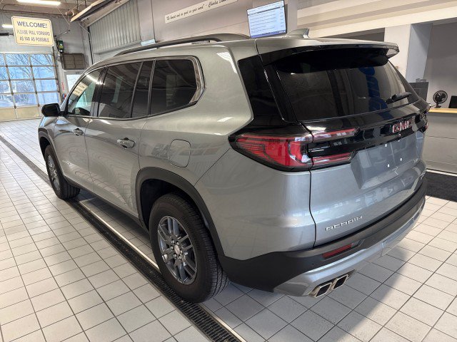 Used 2025 GMC Acadia Elevation FWD image 5
