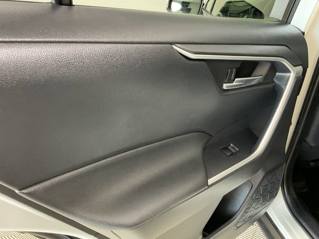 Used 2019 Toyota RAV4 XLE Premium w/ Cold Weather Package AWD/4WD image 20