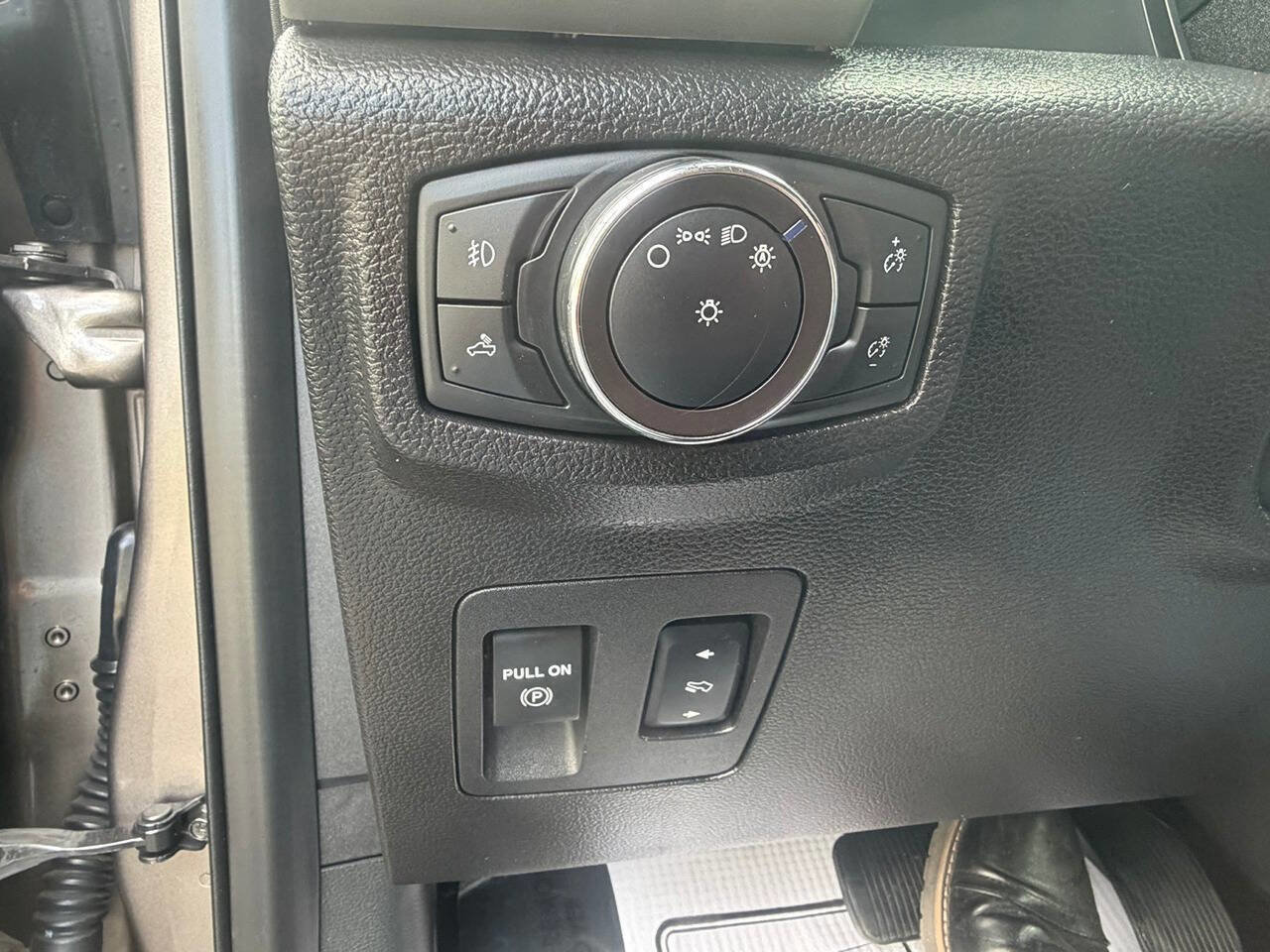 Used 2018 Ford F150 Lariat image 20