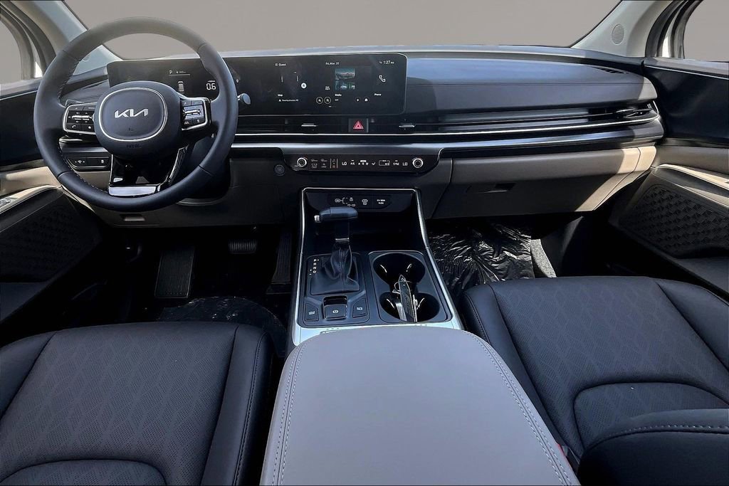 New 2026 Kia Carnival FWD image 5