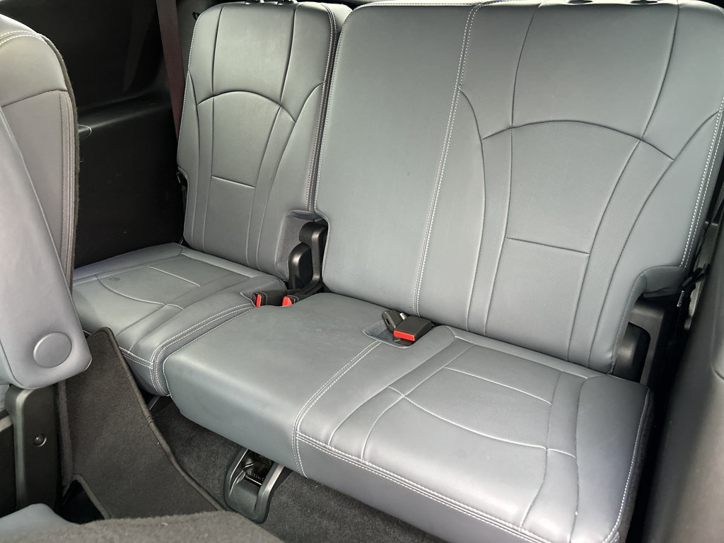Used 2024 Buick Enclave Premium AWD/4WD image 26