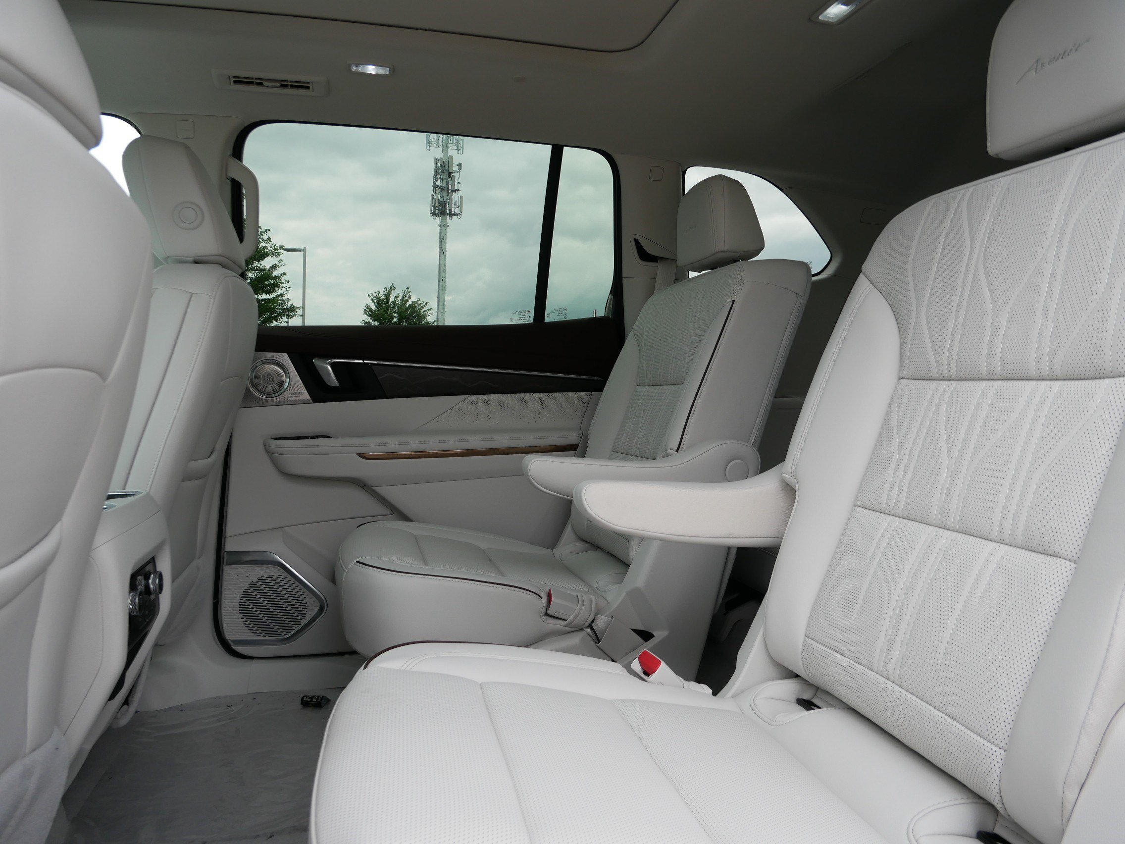 New 2026 Buick Enclave Avenir w/ Super Cruise Package AWD/4WD image 5
