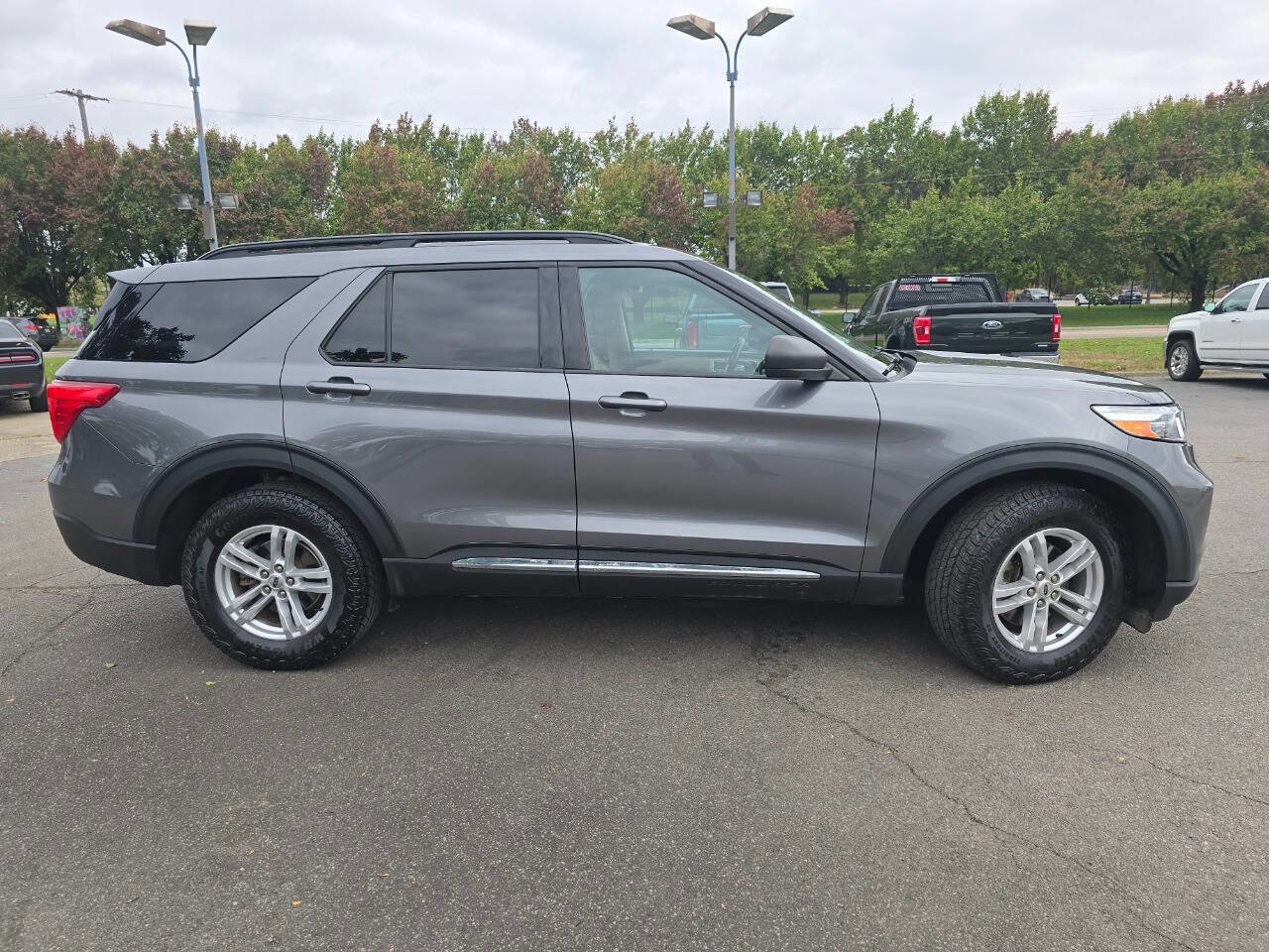 Used 2022 Ford Explorer XLT image 17