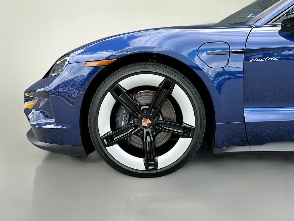 New 2026 Porsche Taycan 4S AWD/4WD image 33