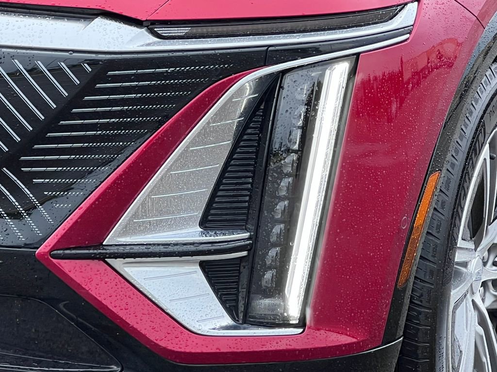 Certified 2024 Cadillac Lyriq Luxury AWD/4WD image 40