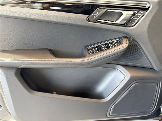 Certified 2026 Porsche Macan AWD/4WD image 11