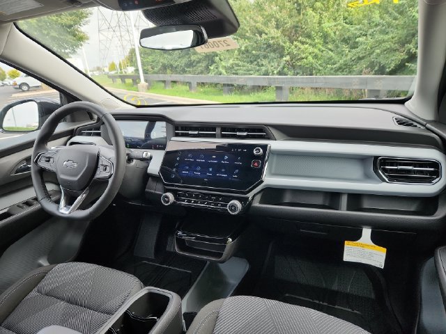 New 2027 Chevrolet Bolt LT w/ Comfort Package FWD image 19