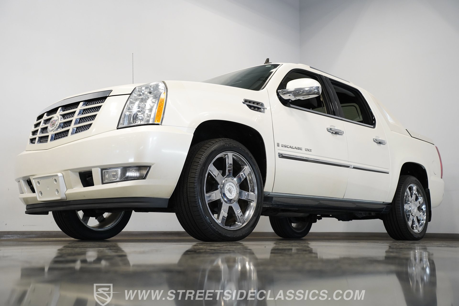 Used 2009 Cadillac Escalade EXT image 5