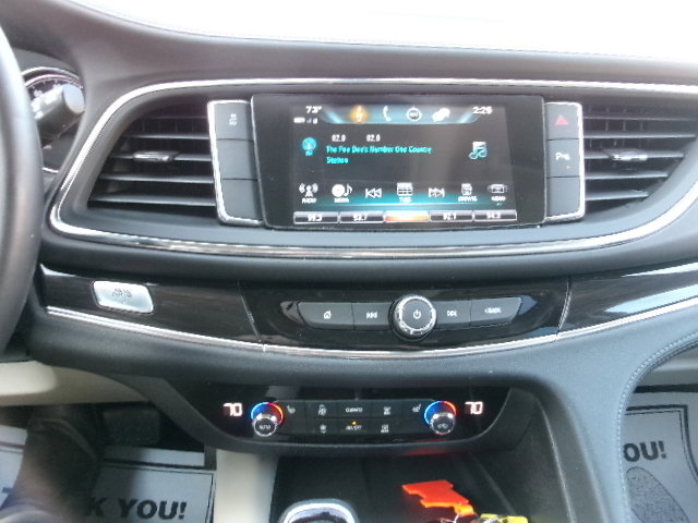 Used 2019 Buick Enclave Essence image 26