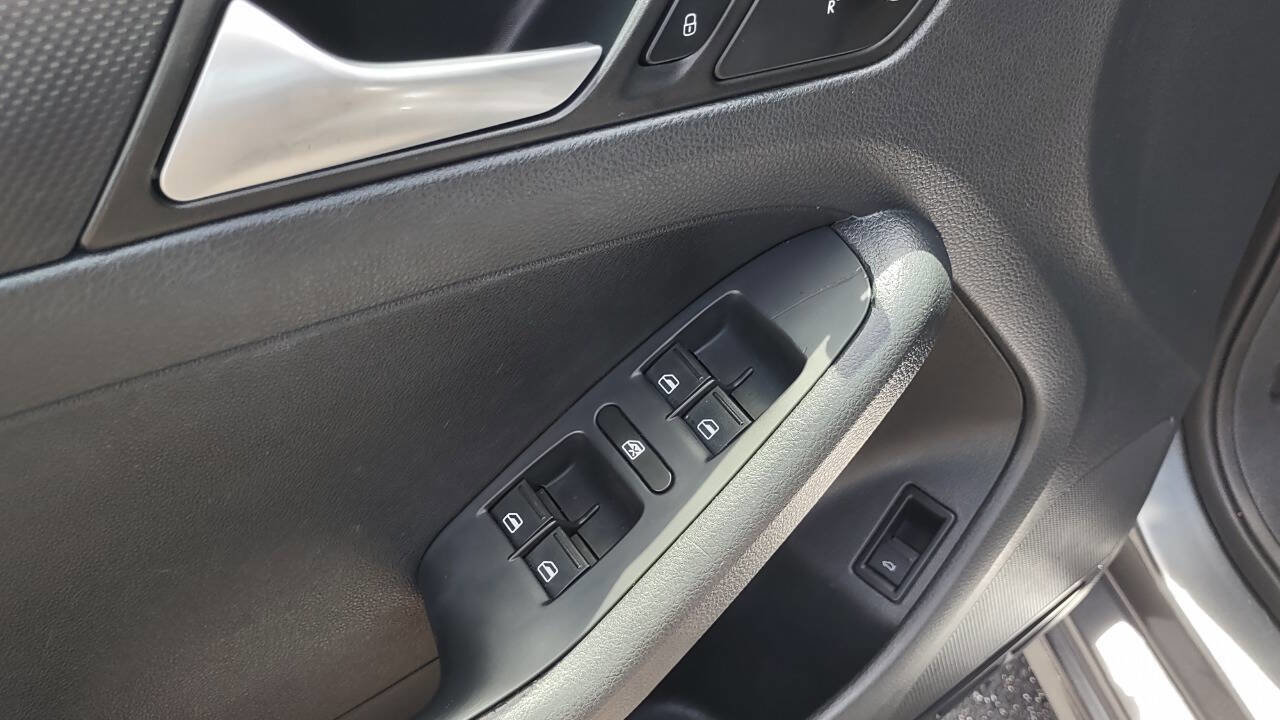 Used 2014 Volkswagen Jetta S image 8
