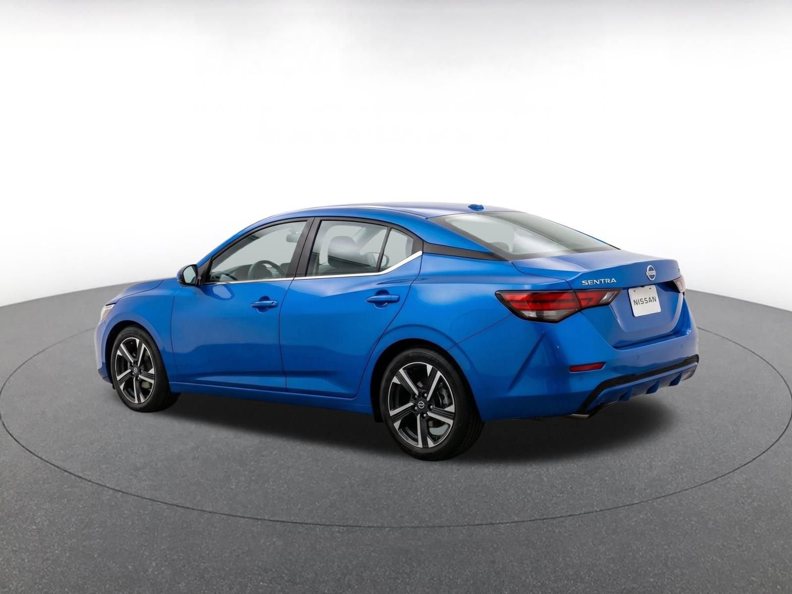 Used 2025 Nissan Sentra SV FWD image 7