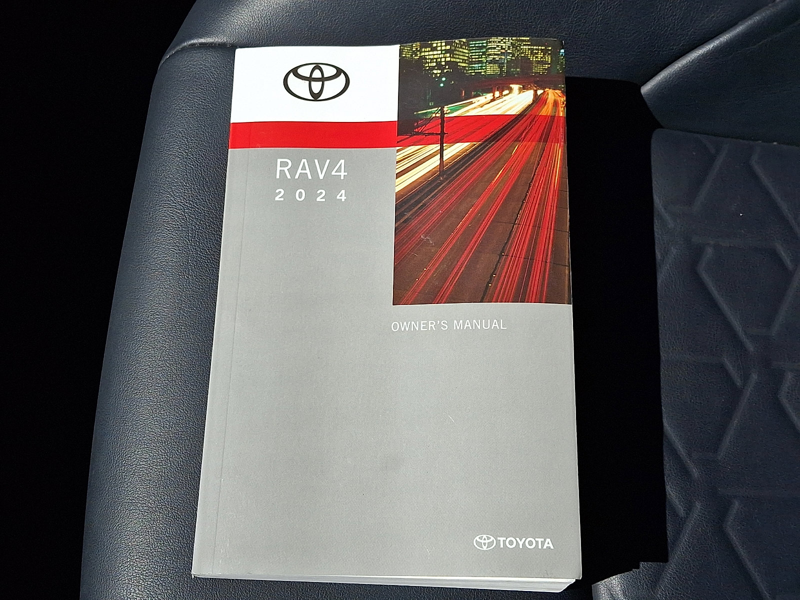 Used 2024 Toyota RAV4 Adventure image 25