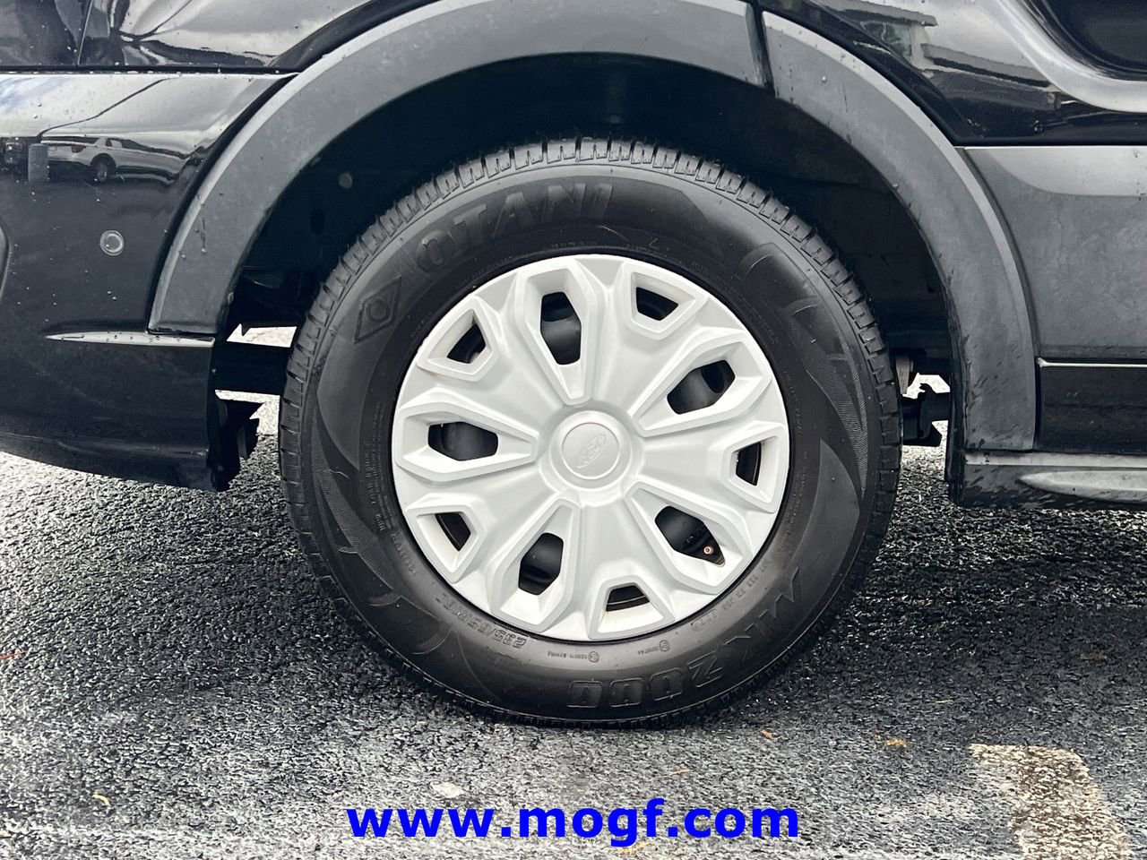 Used 2024 Ford Transit 350 XLT image 30