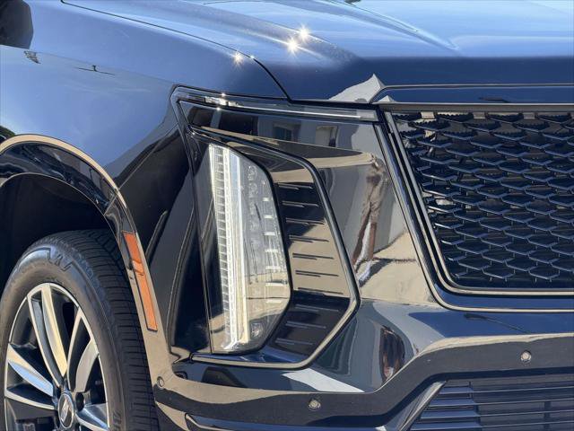 Used 2025 Cadillac Escalade ESV Sport AWD/4WD image 12