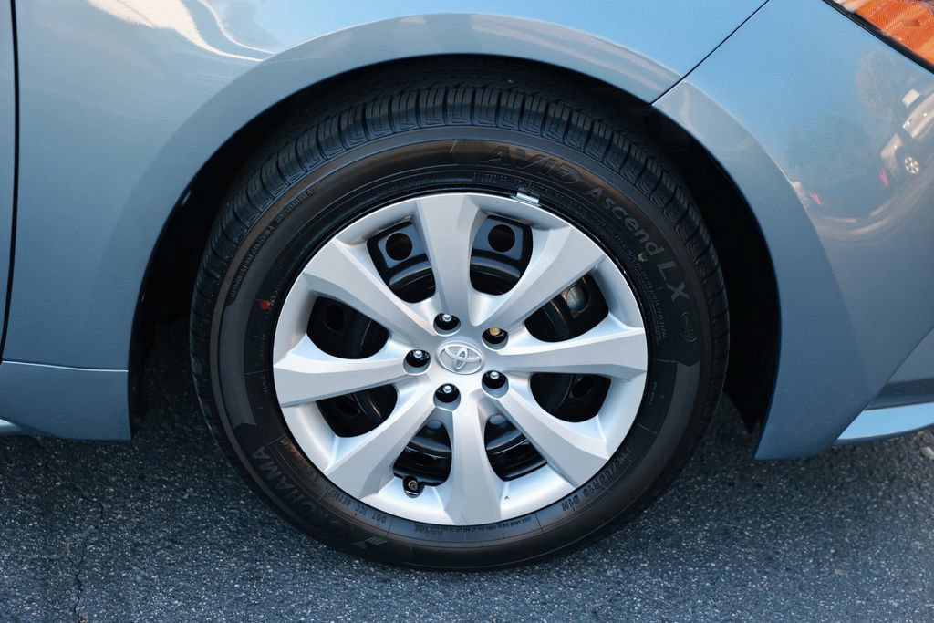 Used 2023 Toyota Corolla LE w/ Carpet Mat Package (TMS) FWD image 10