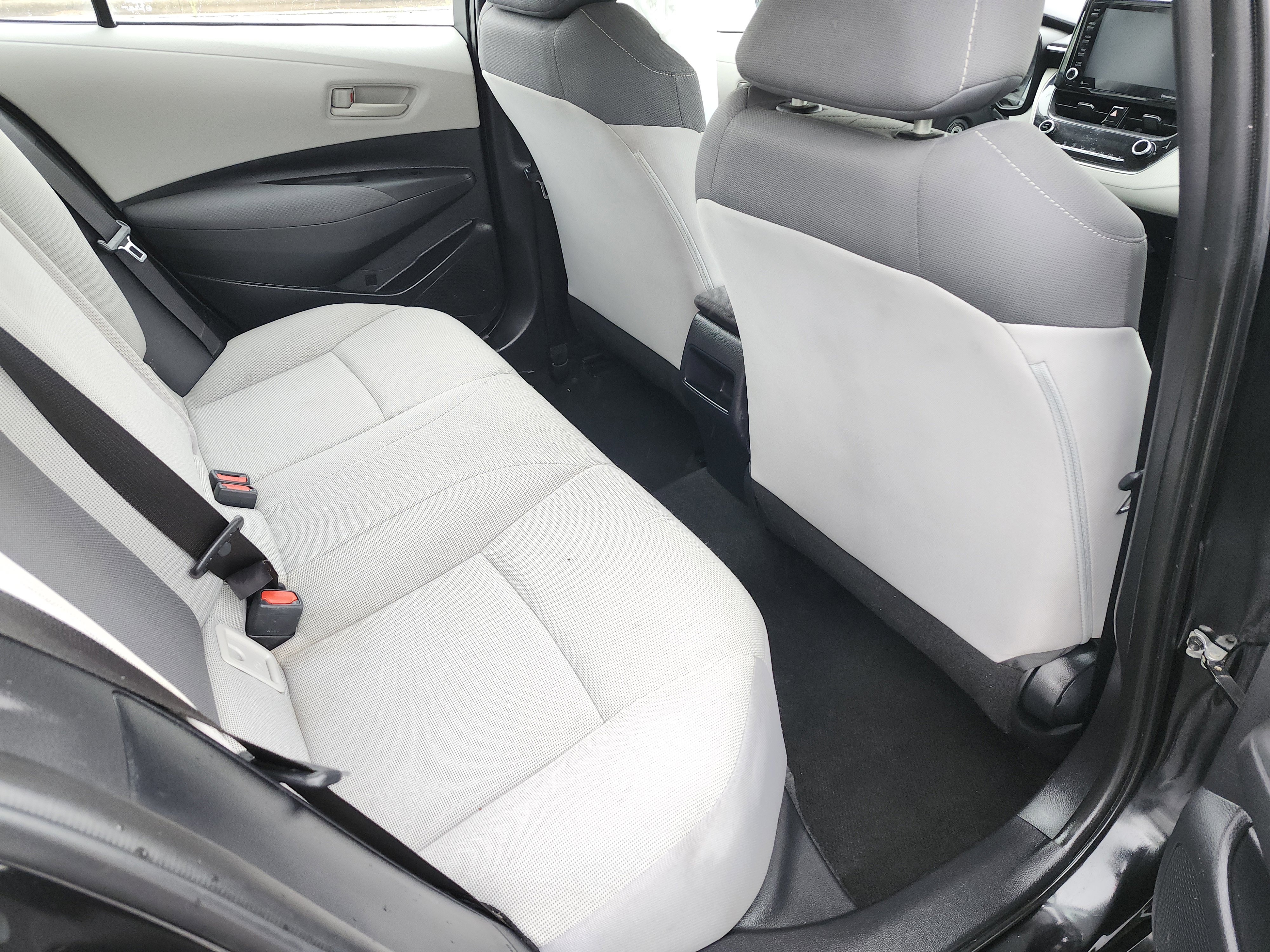 Used 2022 Toyota Corolla LE FWD image 19