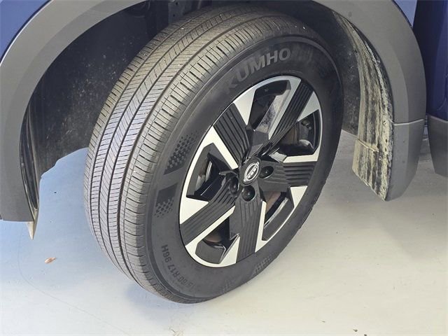 Certified 2025 Nissan Kicks SV image 28